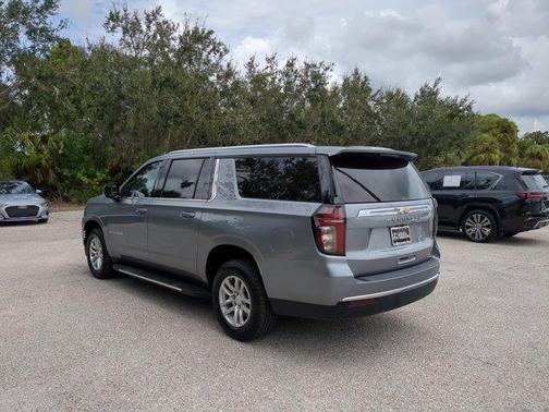 2023 Chevrolet Suburban LT