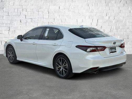 2024 Toyota Camry Hybrid XLE