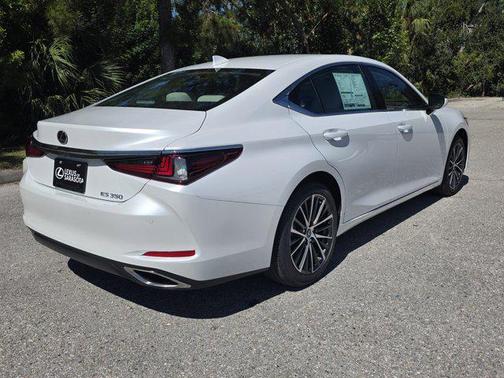 2025 Lexus ES 350 Base
