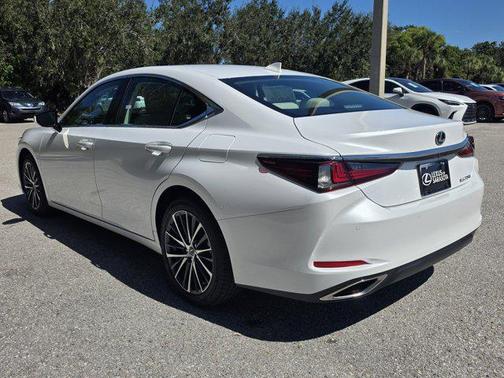 2025 Lexus ES 350 Base