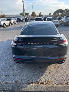 2022 Porsche Panamera 4