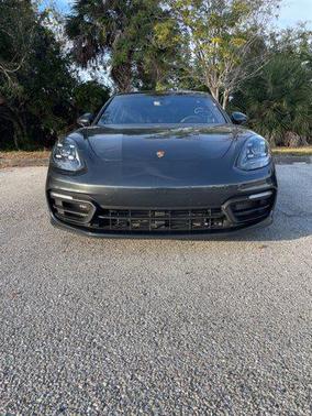 2022 Porsche Panamera 4