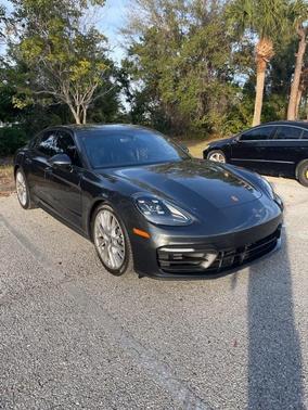 2022 Porsche Panamera 4