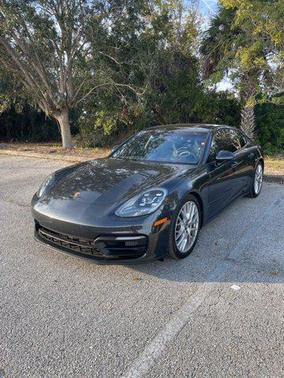 2022 Porsche Panamera 4
