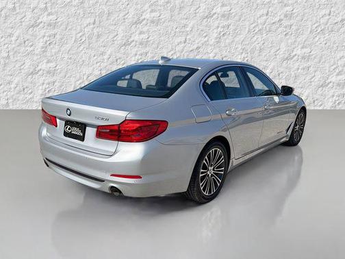 2019 BMW 530 530i