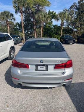2019 BMW 530 530i
