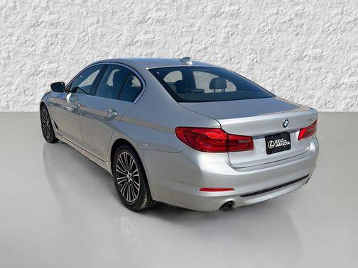 2019 BMW 530 530i