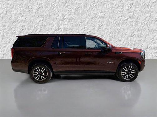 2022 GMC Yukon XL 4WD AT4