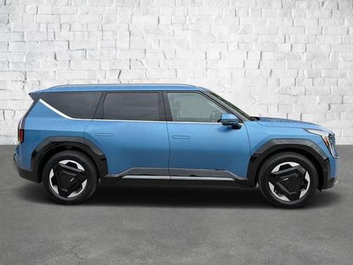 2024 Kia EV9 Land