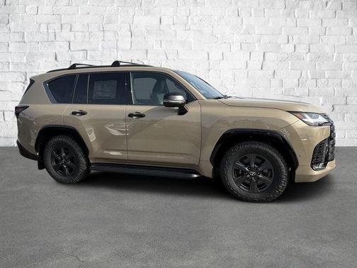 2025 Lexus LX 700h Overtrail