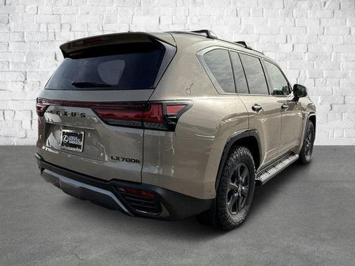 2025 Lexus LX 700h Overtrail