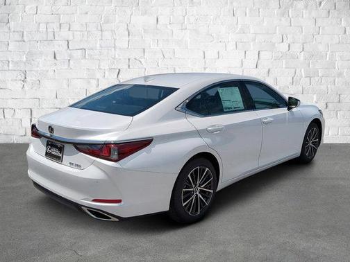 2025 Lexus ES 350 Base