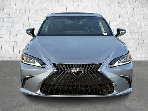 2023 Lexus ES 300h Base