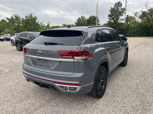 Pure Gray 2021 Volkswagen Atlas Cross Sport 3.6L V6 SE w/Technology R-Line