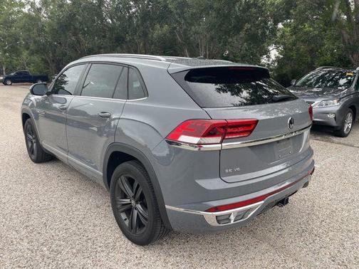 Pure Gray 2021 Volkswagen Atlas Cross Sport 3.6L V6 SE w/Technology R-Line
