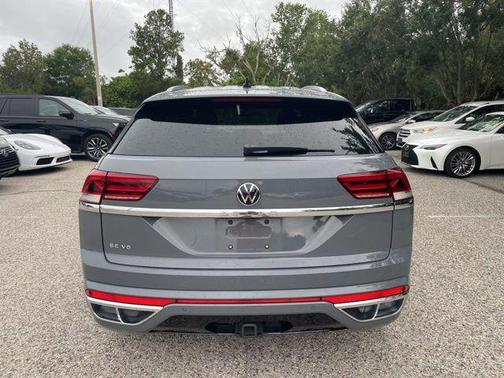 Pure Gray 2021 Volkswagen Atlas Cross Sport 3.6L V6 SE w/Technology R-Line
