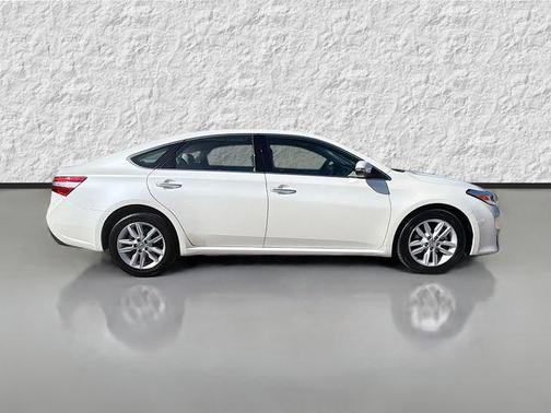 Blizzard Pearl 2014 Toyota Avalon XLE