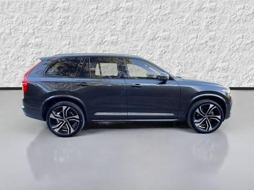 2024 Volvo XC90 B6 Ultimate Bright Theme 7-Seater