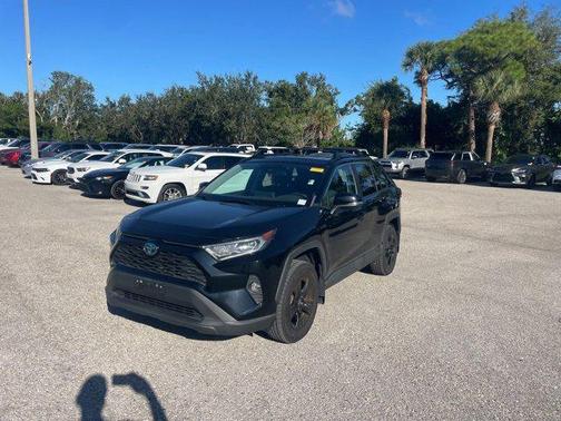 2021 Toyota RAV4 Hybrid XLE