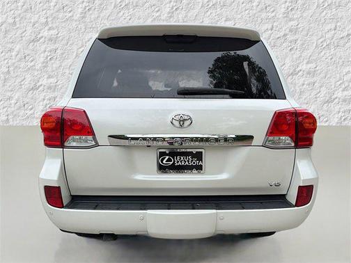 2014 Toyota Land Cruiser Base