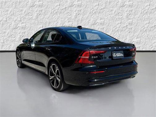 2024 Volvo S60 B5 Core Dark Theme