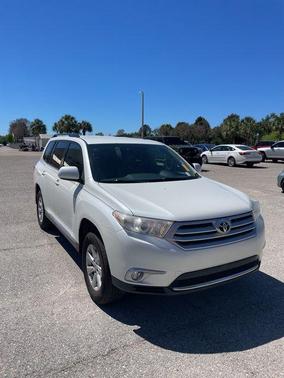 Blizzard Pearl 2012 Toyota Highlander SE