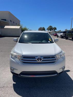 Blizzard Pearl 2012 Toyota Highlander SE