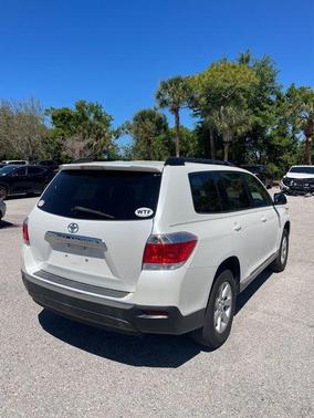 Blizzard Pearl 2012 Toyota Highlander SE