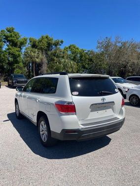 Blizzard Pearl 2012 Toyota Highlander SE