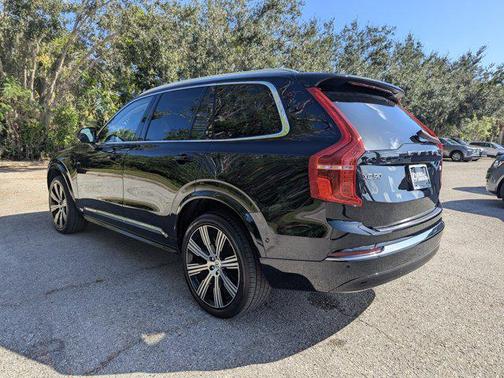 2023 Volvo XC90 Recharge Plug-In Hybrid T8 Plus Bright Theme 7-Seater