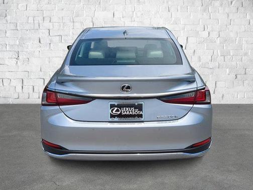 2025 Lexus ES 300h Ultra Luxury