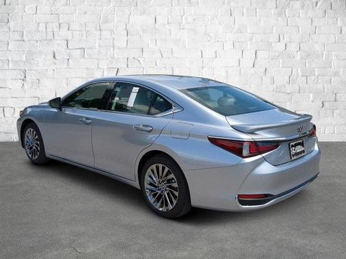 2025 Lexus ES 300h Ultra Luxury