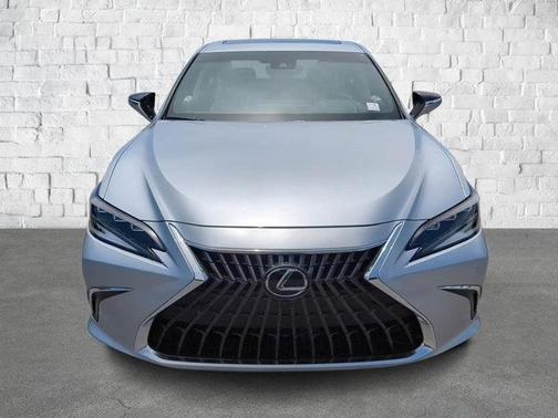 2025 Lexus ES 300h Ultra Luxury