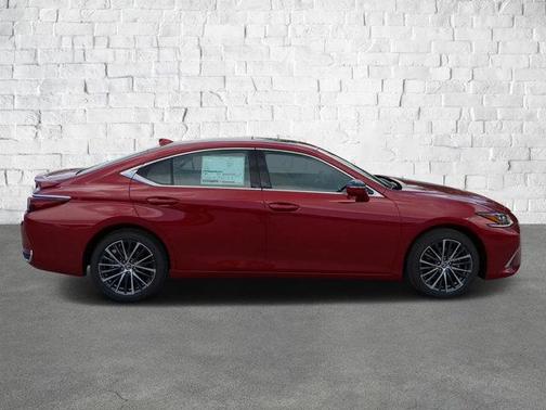 2025 Lexus ES 300h Base