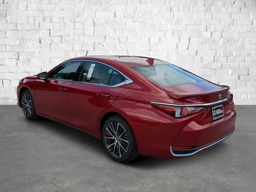2025 Lexus ES 300h Base