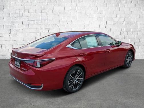 2025 Lexus ES 300h Base