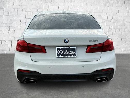 2018 BMW 540 540i