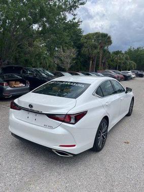 Eminent White Pearl 2025 Lexus ES 350 Base