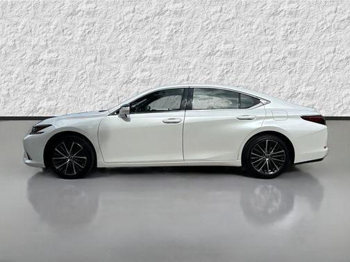 Eminent White Pearl 2025 Lexus ES 350 Base