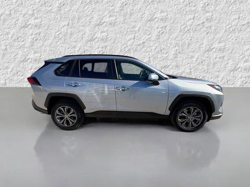 2024 Toyota RAV4 Hybrid SE