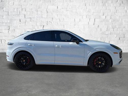 2023 Porsche Cayenne GTS
