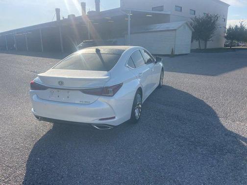 2023 Lexus ES 350 Ultra Luxury