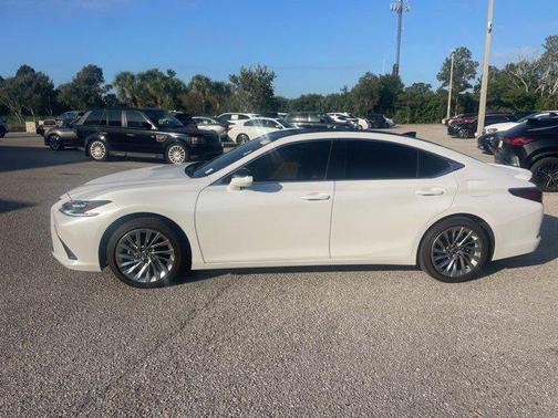 2023 Lexus ES 350 Ultra Luxury