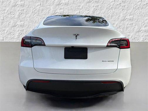 2024 Tesla Model Y Long Range Dual Motor All-Wheel Drive