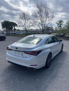 2023 Lexus ES 350 Base