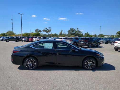 2025 Lexus ES 350 Base