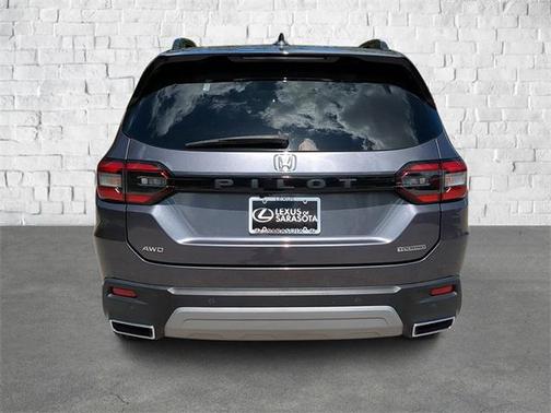 2023 Honda Pilot Touring 8-Passenger