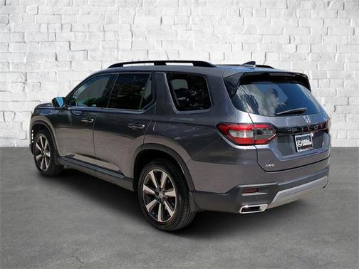 2023 Honda Pilot Touring 8-Passenger