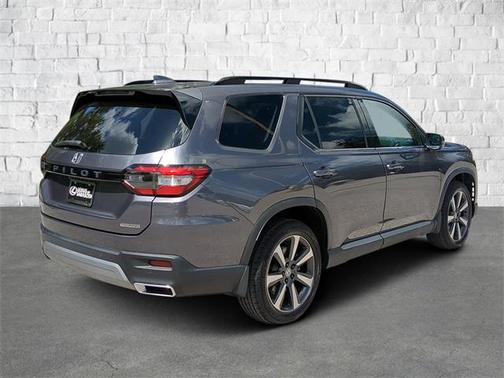 2023 Honda Pilot Touring 8-Passenger