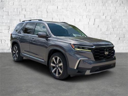 2023 Honda Pilot Touring 8-Passenger
